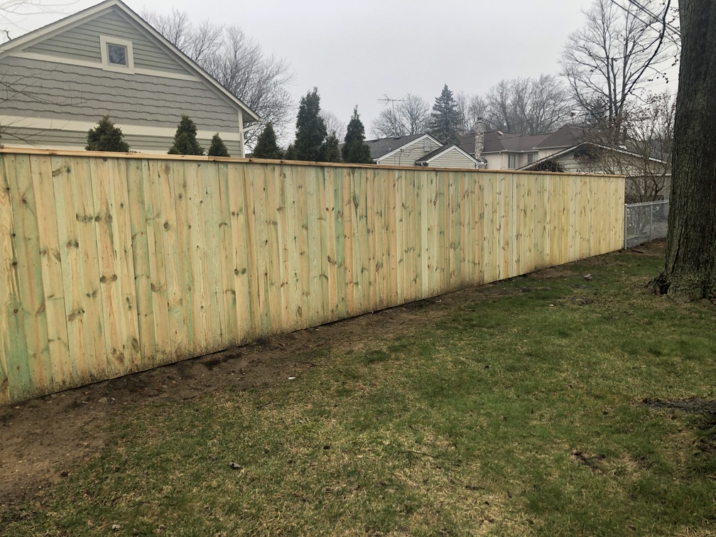 Custom privacy fence in rochester mi