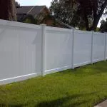 Real Wood or Vinyl: Which White Picket Fence Option Is Better?